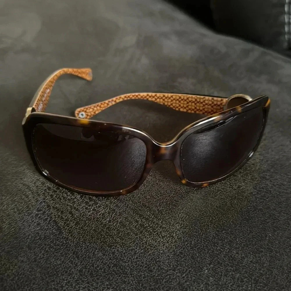 Authentic Coach Tortoise Bell Sunglasses - Picture 7 of 10